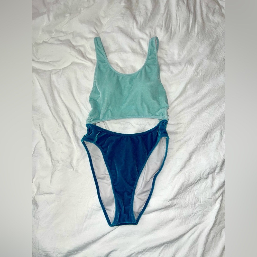 Cut-out Velvet Swimsuit PINK